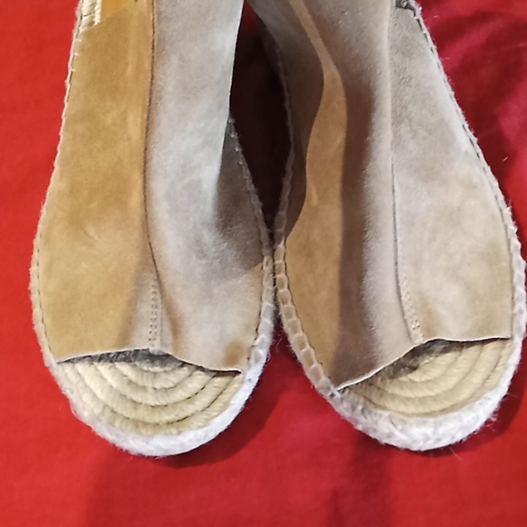 KANNA Nude Tan Suede Open Toe Wedge Double Buckle Slingback Sandals. Size 91/2. - Picture 10 of 16